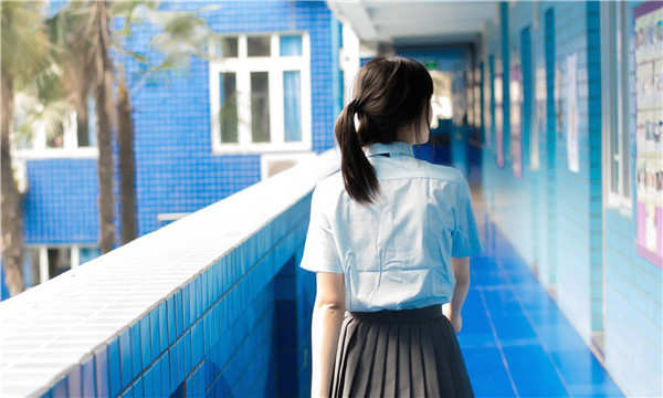 杨市办事处如何找到一个可以帮助我生孩子的女人？